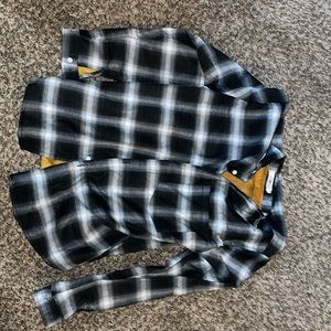 Men’s buttons up plaid jacket
